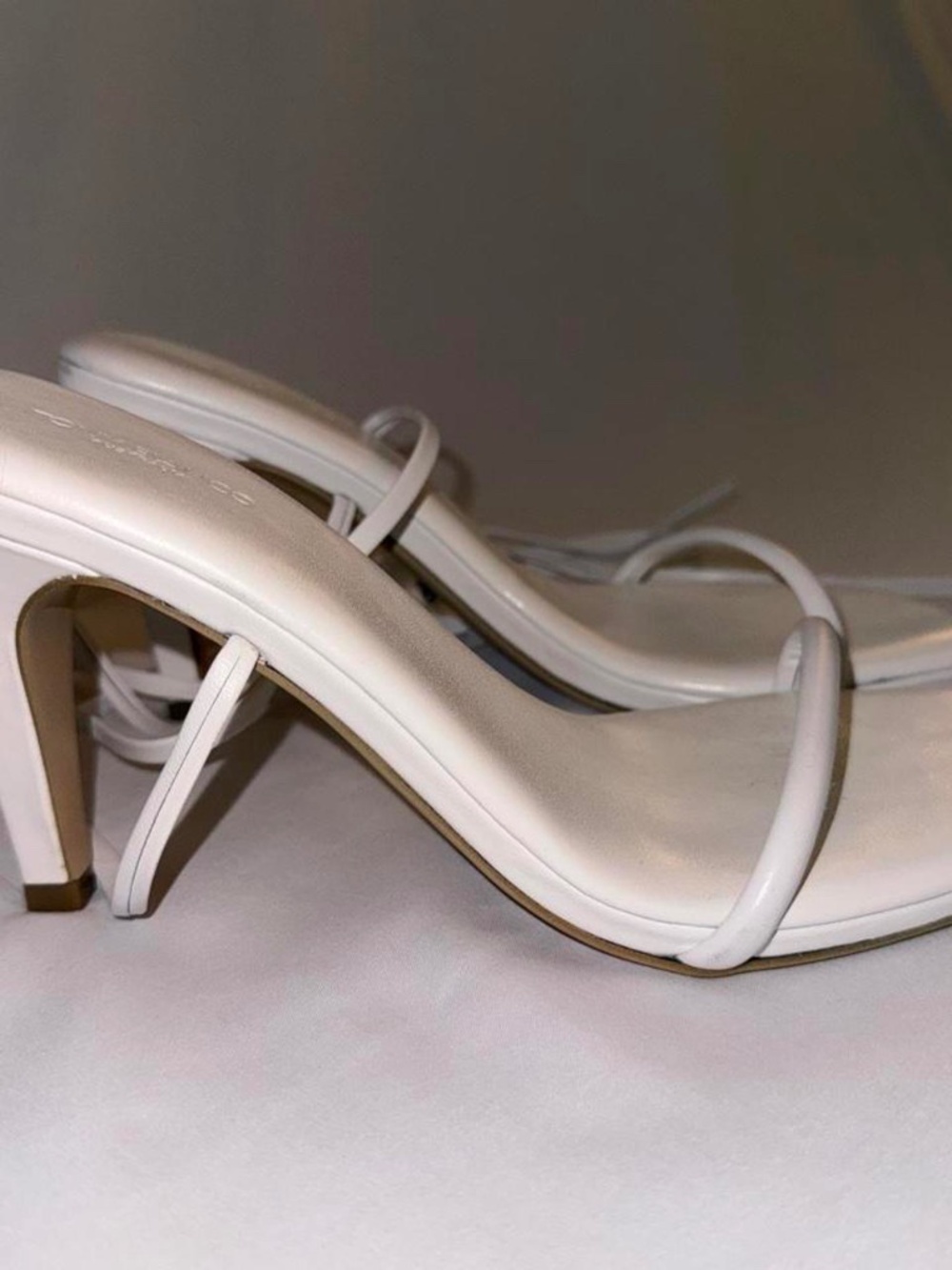 TONY BIANCO JENNA SANDAL IN WHITE SHEEP NAPPA